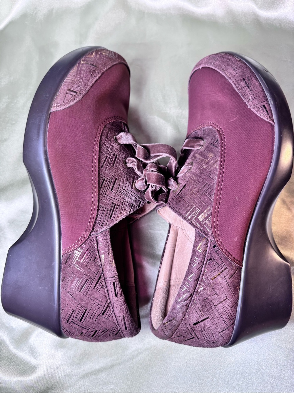 Alegria Burgundy Brown Metallic Comfort Lace-Up Mary Jane Heels size 37 Women’s